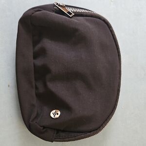 HALARA Black Crossbody Bag with Minimalist Design